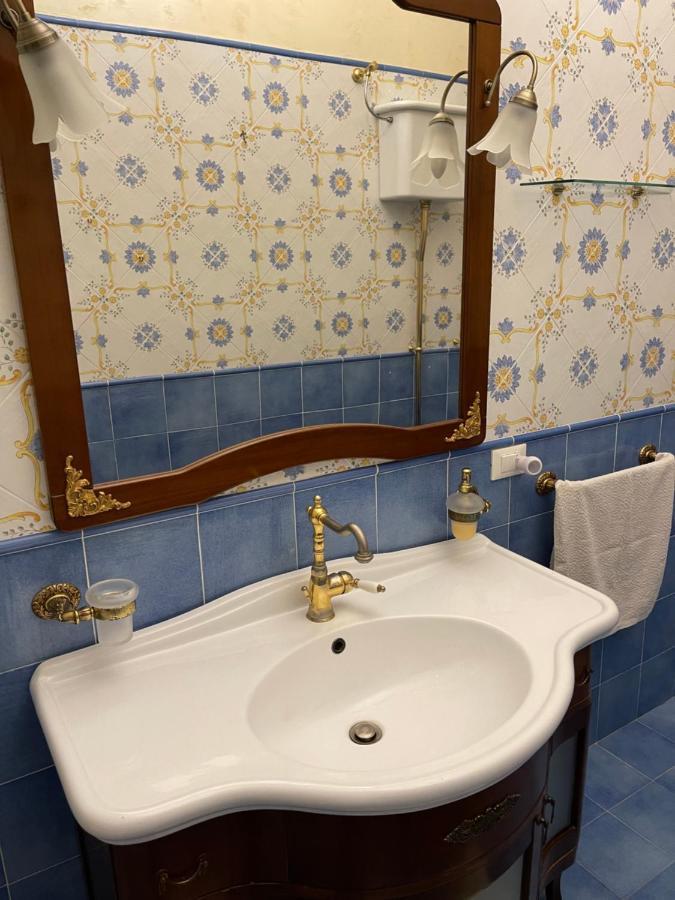 Al Centro Storico Home Наполи Екстериор снимка