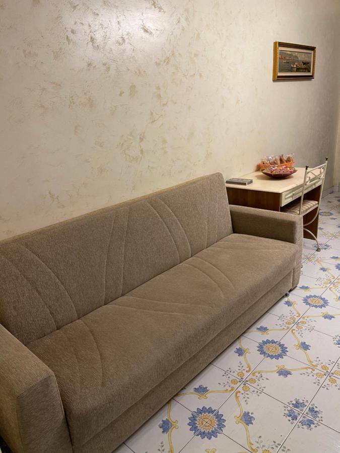 Al Centro Storico Home Наполи Екстериор снимка