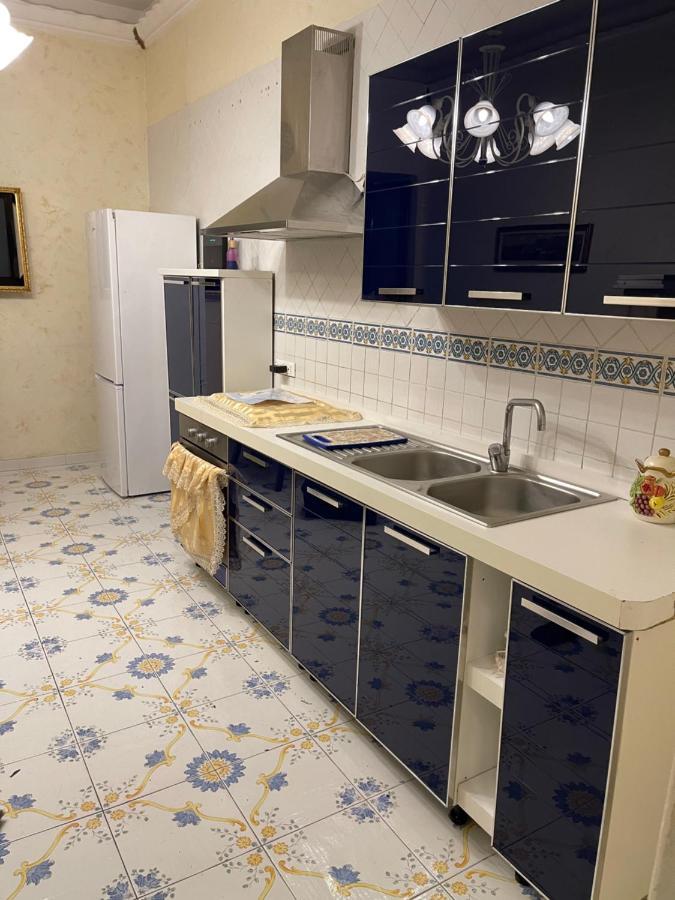 Al Centro Storico Home Наполи Екстериор снимка