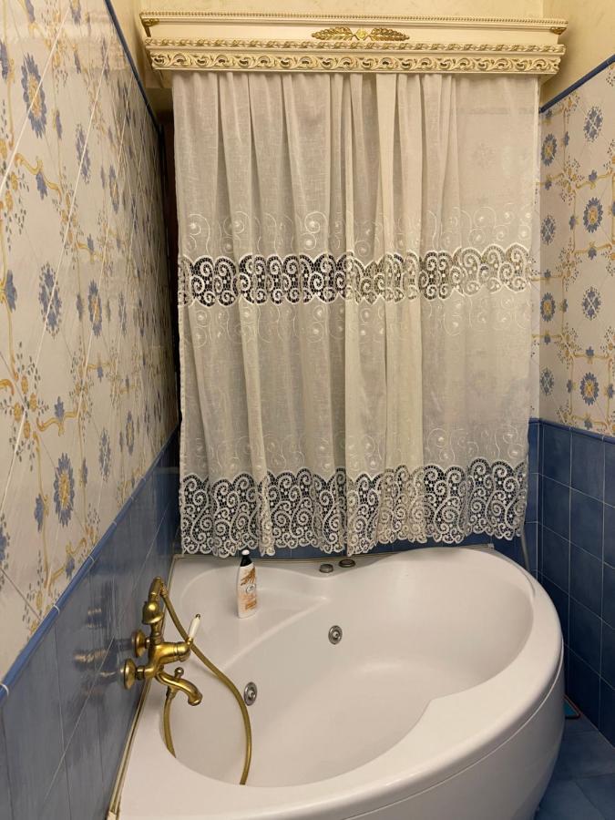 Al Centro Storico Home Наполи Екстериор снимка